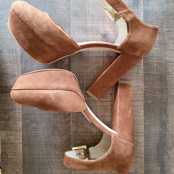 Michael Kors Platform Shoes - Picture 2 of 5